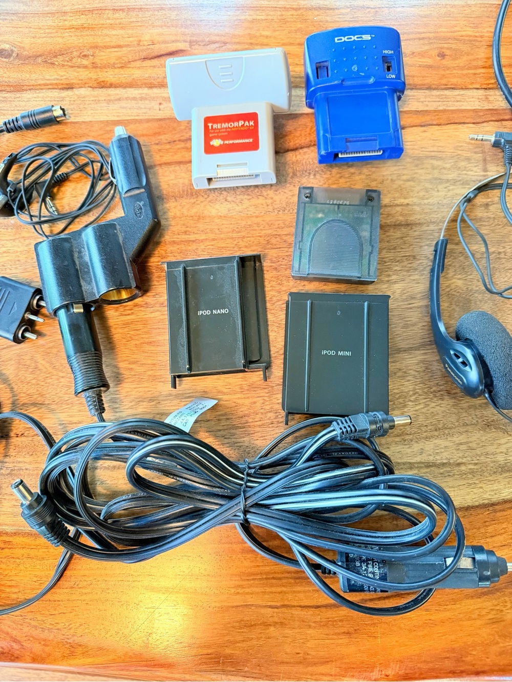 Nintendo 64 Accessory Bundle - Picture 5 of 15